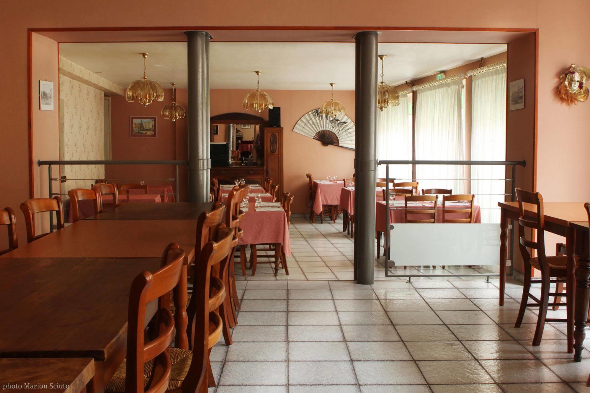 Sauxillanges Hotel De L'Abbaye מראה חיצוני תמונה